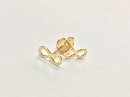 תמונה של עגילי זהב צהוב אינפיניטי צמודי אוזן
