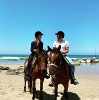 תמונה של טיול רומנטי על סוסים בחוף מכמורת