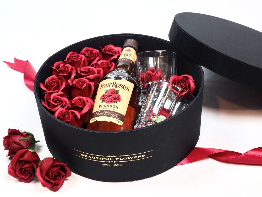 תמונה של מארז ויסקי Four Roses