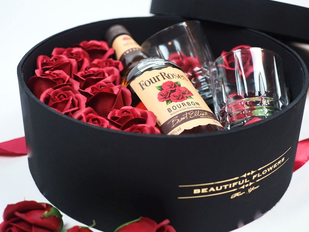 תמונה של מארז ויסקי Four Roses