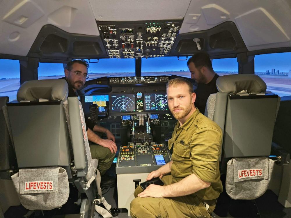 תמונה של חוויה בסימולטור טיסה Boeing 737 MAX