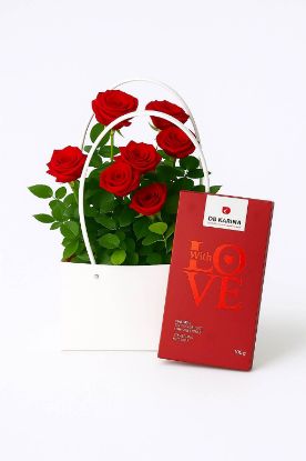 תמונה של מארז ט"ו באב ♥ סלסלת ורדים ושוקולד LOVE