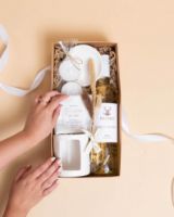 תמונה של White Essence – מארז לבן ריחני