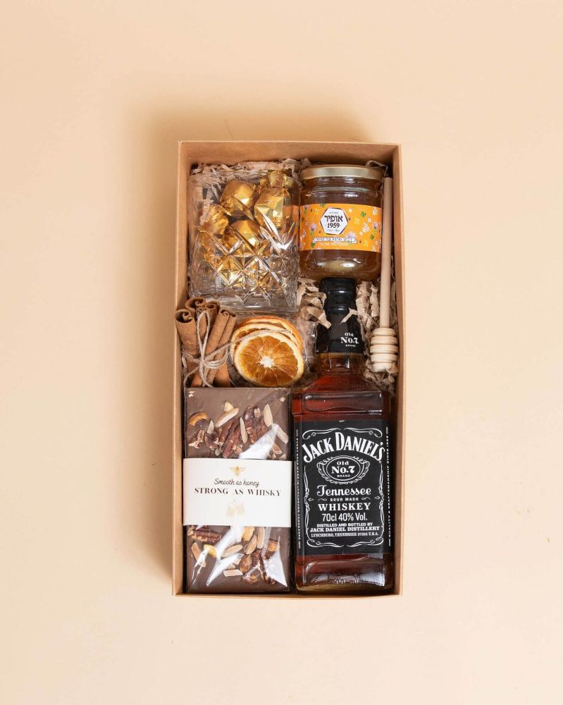 תמונה של מארז וויסקי לראש השנה – Sweet as honey Strong as whiskey
